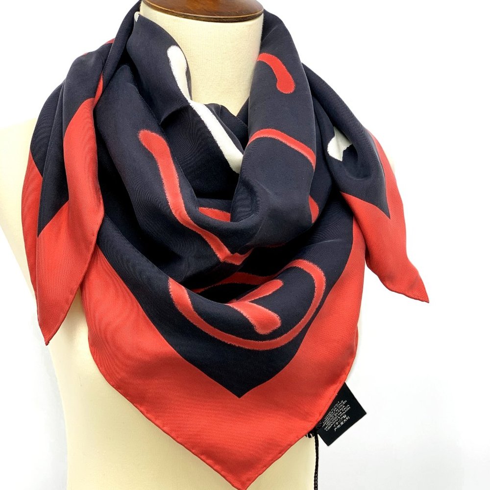 ⚡️SOLD! NWT GUCCI Is Life Black Red Square Scarf - Picture 4 of 8
